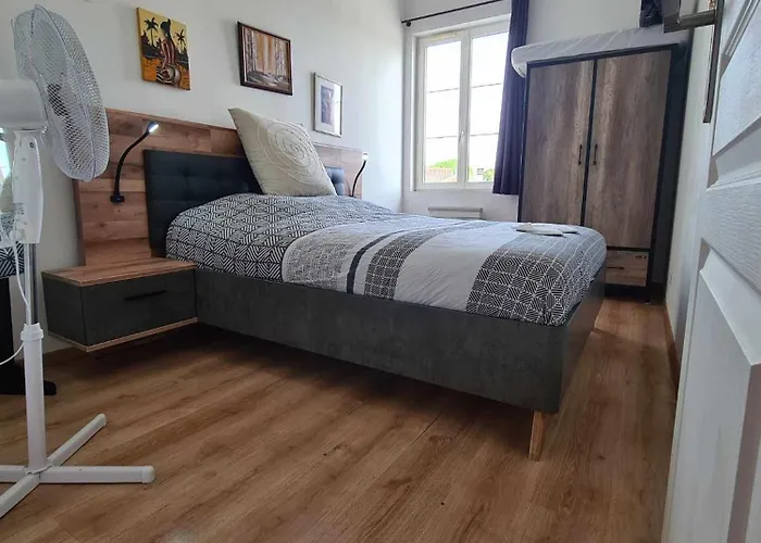 Pensión Maison Le Trefle Chef-Boutonne